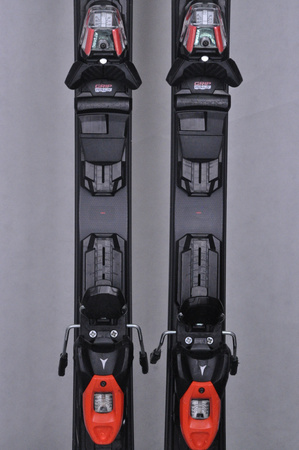 NARTY UŻYWANE ATOMIC REDSTER RX + M10 23/24 170 cm NRC1038