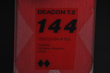 NARTY UŻYWANE VOLKL DEACON 7.2 + FTD 10 21/22 144 cm NRC1152