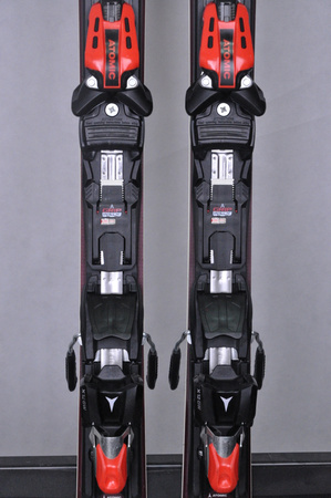 NARTY UŻYWANE ATOMIC REDSTER S8 + X12 GW 24/25 149 cm NRC147