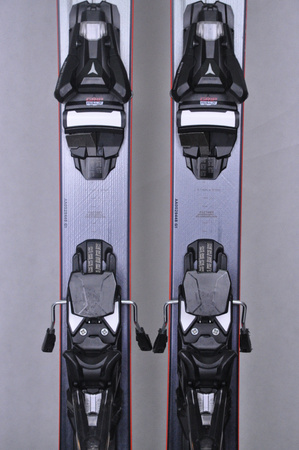 NARTY UŻYWANE ATOMIC MAVERICK 88 Ti + Strive 13 22/23 161 cm NRC597