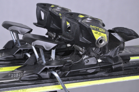 NARTY UŻYWANE VOLKL RACETIGER SC 24/25 + VMotion 12 158 cm NRC816