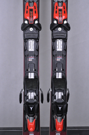 NARTY UŻYWANE ATOMIC REDSTER S8 + X12 GW 24/25 152 cm NRC151