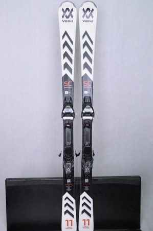 NARTY UŻYWANE VOLKL RACETIGER SC 23/24 + VMotion 12 153 cm NRC330