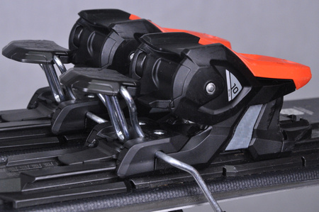 NARTY UŻYWANE ATOMIC REDSTER SC + M10 23/24 154 cm NRC479