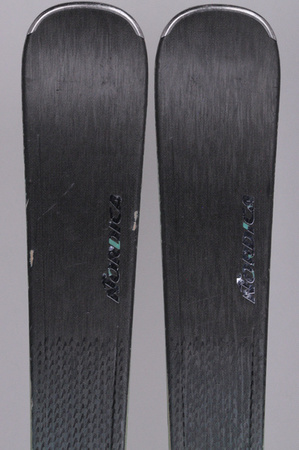 NARTY UŻYWANE NORDICA BELLE 7.2 + TP2 11 24/25 156 cm NRB531