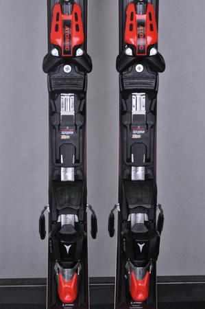NARTY UŻYWANE ATOMIC REDSTER S8 + X12 GW 24/25 149 cm NRC148