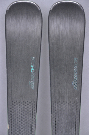 NARTY UŻYWANE NORDICA BELLE 72 DC 24/25 + TP2 11 156 cm NRC616