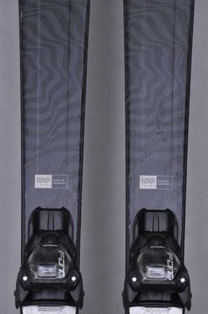 NARTY UŻYWANE VOLKL FLAIR 7.2 21/22 + FDT 10 151 cm NRC1163