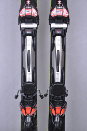 NARTY UŻYWANE VOLKL RACETIGER SL + VMotion 12 23/24 170 cm NRC640
