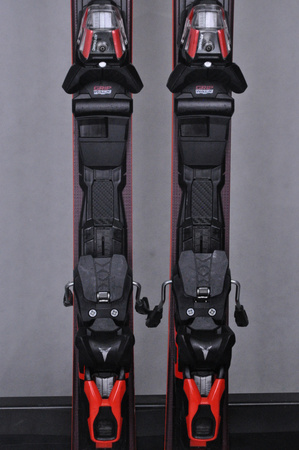 NARTY UŻYWANE ATOMIC REDSTER S7 + M12 GW 22/23 149 cm NRC712