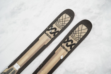 NARTY VOLKL M6 MANTRA 100LTD 2024