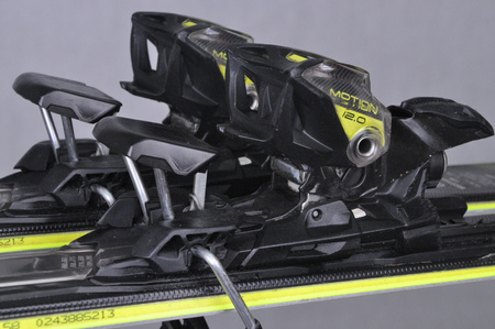 NARTY UŻYWANE VOLKL RACETIGER SC 24/25 + VMotion 12 158 cm NRC825