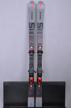 NARTY UŻYWANE ATOMIC REDSTER STI + M 12 22/23 156 cm NRC602