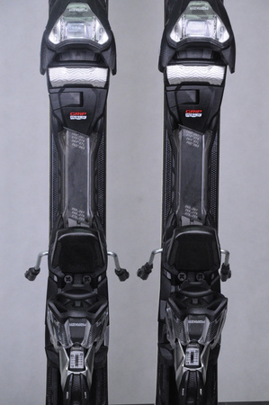 NARTY UŻYWANE VOLKL RACETIGER SC 23/24 + VMotion 12 153 cm NRC329