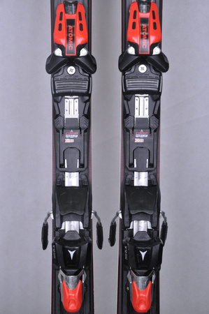 NARTY UŻYWANE ATOMIC REDSTER S8 + X12 GW 24/25 163 cm NRC154