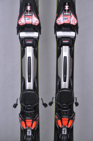 NARTY UŻYWANE VOLKL RACETIGER SL + VMotion 12 22/23 155 cm NRC645