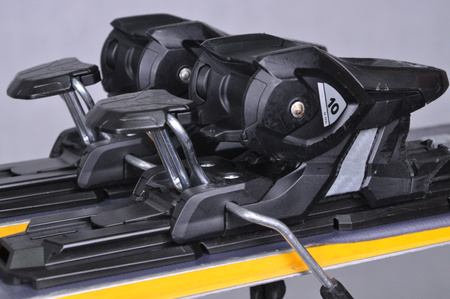 NARTY UŻYWANE REDSTER Q5 + M10 22/23 161 cm NRC591