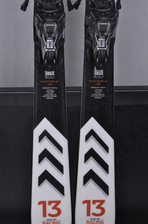 NARTY UŻYWANE VOLKL RACETIGER SC 23/24 + VMotion 12 165 cm NRC829