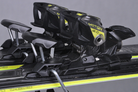 NARTY UŻYWANE VOLKL RACETIGER SC 24/25 + VMotion 12 153 cm NRC840