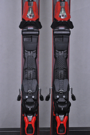 NARTY UŻYWANE ATOMIC REDSTER S7 + M12 GW 23/24 156 cm NRC720