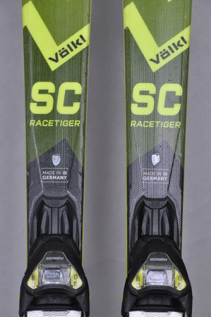 NARTY UŻYWANE VOLKL RACETIGER SC 24/25 + VMotion 12 153 cm NRC840