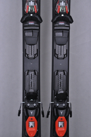 NARTY UŻYWANE ATOMIC REDSTER SC + M10 23/24 175 cm NRC503