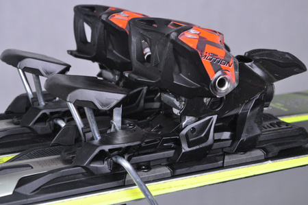 NARTY UŻYWANE VOLKL RACETIGER SL + VMotion 12 22/23 150 cm NRC643