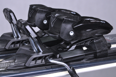 NARTY UŻYWANE VOLKL RACETIGER SRC + Motion 10 24/25 173 cm NRC229