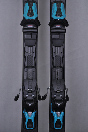 NARTY UŻYWANE ATOMIC REDSTER X7 + Atomic MI12 GW 24/25 169 cm NRC282