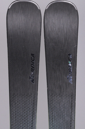 NARTY UŻYWANE NORDICA BELLE 7.2 + TP2 11 24/25 156 cm NRB530