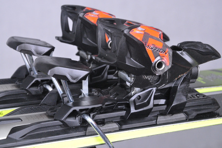 NARTY UŻYWANE VOLKL RACETIGER SL + VMotion 12 22/23 150 cm NRC642