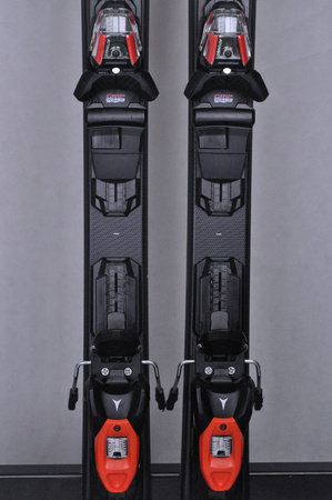 NARTY UŻYWANE ATOMIC REDSTER SC + M10 23/24 154 cm NRC474