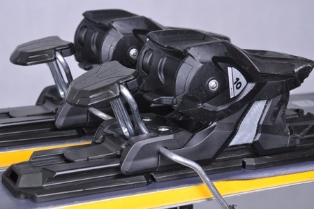 NARTY UŻYWANE REDSTER Q5 + M10 22/23 154 cm NRC588