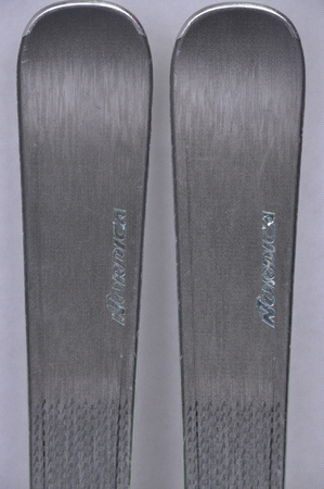NARTY UŻYWANE NORDICA BELLE 72 DC 24/25 + TP2 11 162 cm NRC625