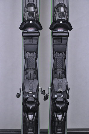 NARTY UŻYWANE ATOMIC REDSTER X7 + Atomic MI12 GW 22/23 155 cm NRC607