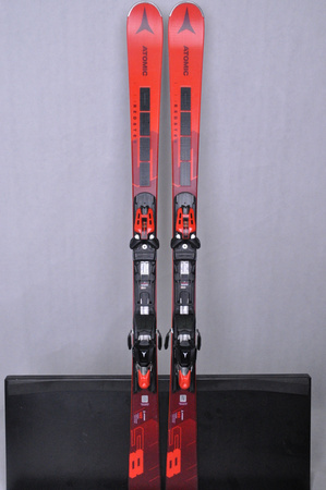 NARTY UŻYWANE ATOMIC REDSTER S8 + X12 GW 23/24 149 cm NRC138