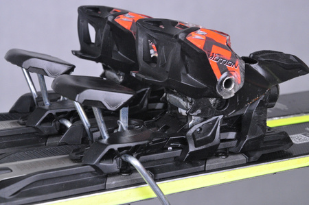 NARTY UŻYWANE VOLKL RACETIGER SL + VMotion 12 23/24 170 cm NRC640