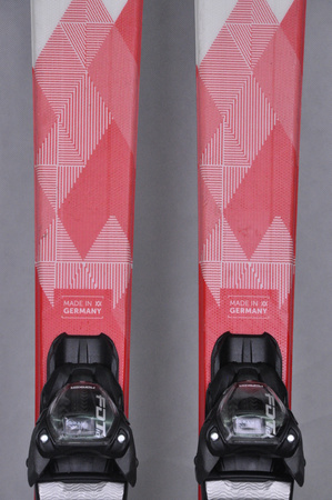 NARTY UŻYWANE VOLKL DEACON 7.2 + FTD 10 21/22 158 cm NRC1125