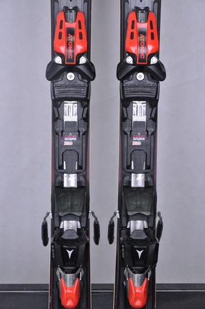 NARTY UŻYWANE ATOMIC REDSTER S8 + X12 GW 24/25 149 cm NRC149