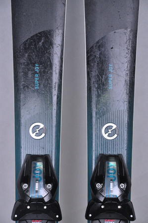 NARTY UŻYWANE HEAD SUPER JOY 23/24 + JOY 11 143 cm NRC656