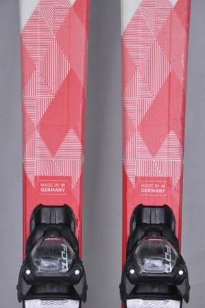 NARTY UŻYWANE VOLKL DEACON 7.2 + FTD 10 21/22 158 cm NRC1135