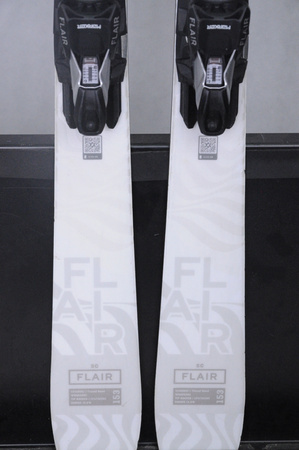 NARTY UŻYWANE VOLKL FLAIR SC 23/24 + Marker VMOTION 11 153 cm NRC291