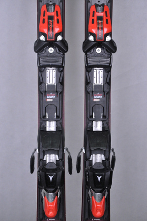 NARTY UŻYWANE ATOMIC REDSTER S8 + X12 GW 24/25 163 cm NRC155