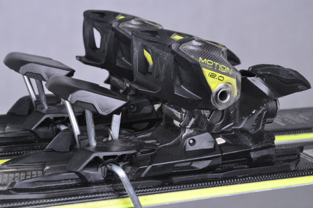 NARTY UŻYWANE VOLKL RACETIGER SC 24/25 + VMotion 12 172 cm NRC834