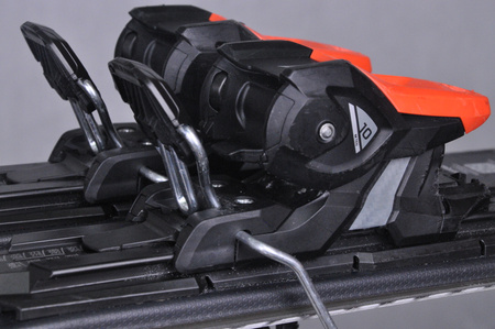 NARTY UŻYWANE ATOMIC REDSTER RX + M10 23/24 156 cm NRC1049