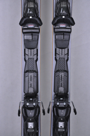 NARTY UŻYWANE REDSTER Q7 + M10 22/23 168 cm NRC586