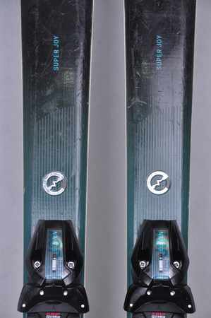 NARTY UŻYWANE HEAD SUPER JOY 23/24 + JOY 11 163 cm NRC655