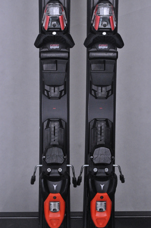 NARTY UŻYWANE ATOMIC REDSTER RX + M10 23/24 149 cm NRC1061