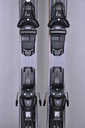 NARTY UŻYWANE REDSTER Q5 + M10 22/23 161 cm NRC591