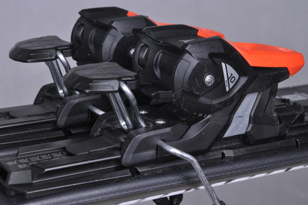 NARTY UŻYWANE ATOMIC REDSTER RX + M10 23/24 149 cm NRC1061